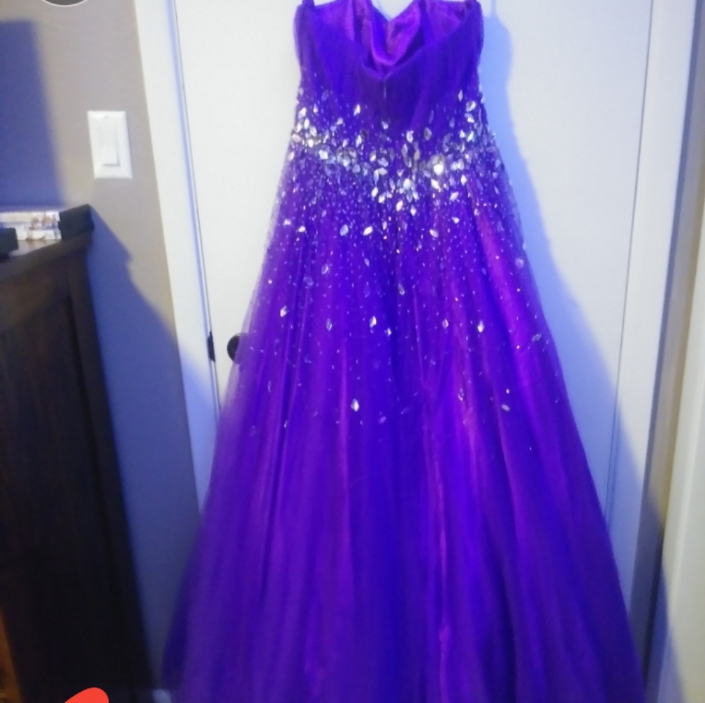 Prom Dress - Picture 2 of 3